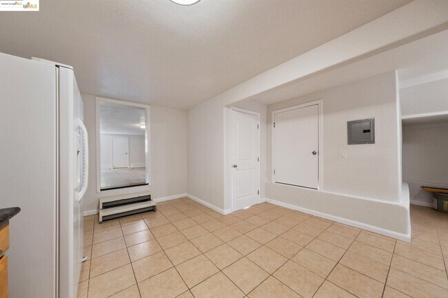 Building Photo - 1406 9th St