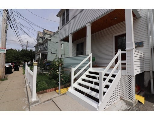 Building Photo - 9 Cygnet St