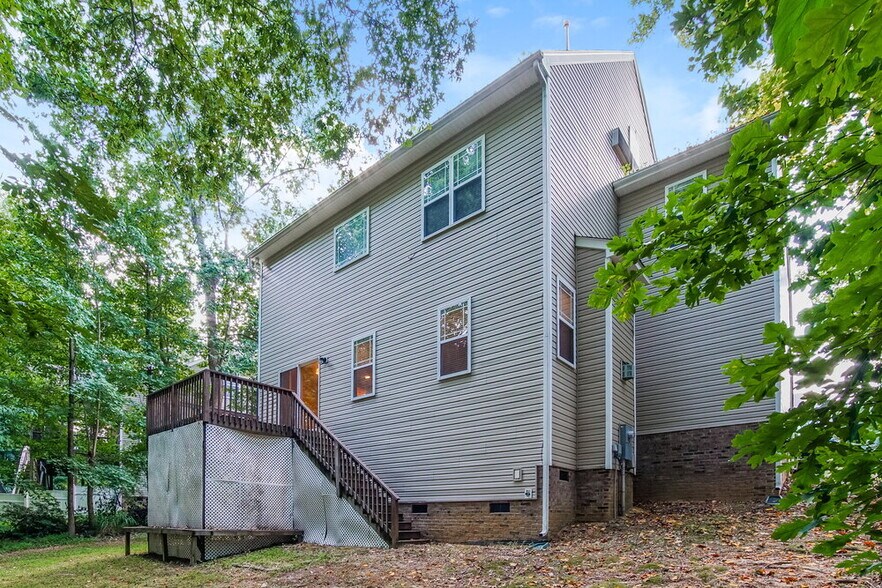 Building Photo - 146 Willowbrook Cir