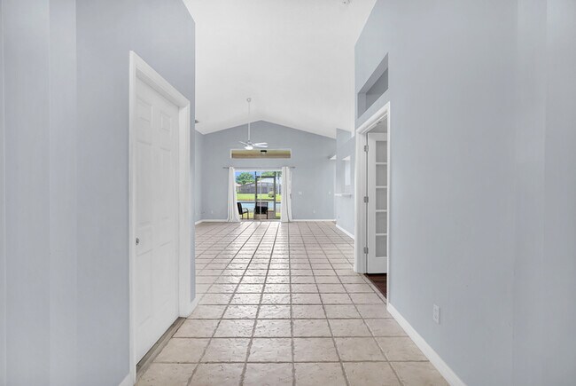 Building Photo - 2340 Commodores Club Blvd
