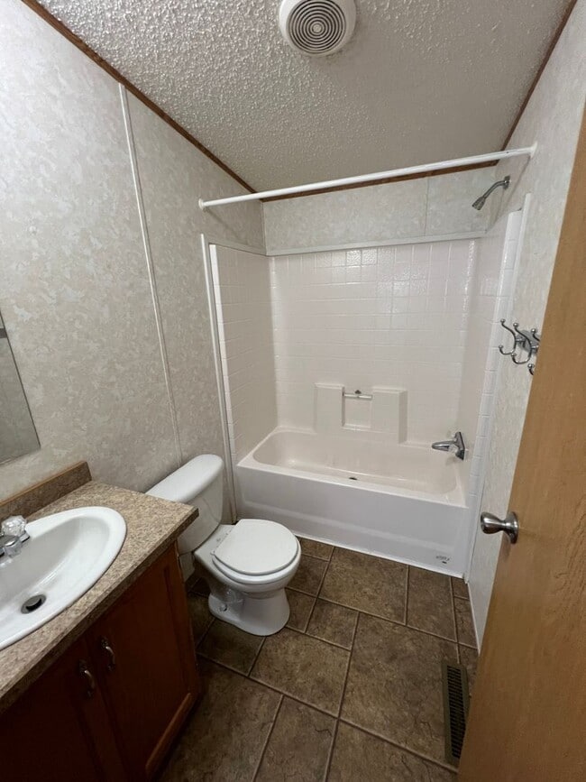 Building Photo - 3 Bedroom 2 Bath Modular Home with Many Amenities & Storage Shed