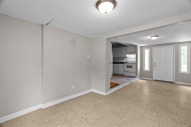 Building Photo - 301 Estridge Rd