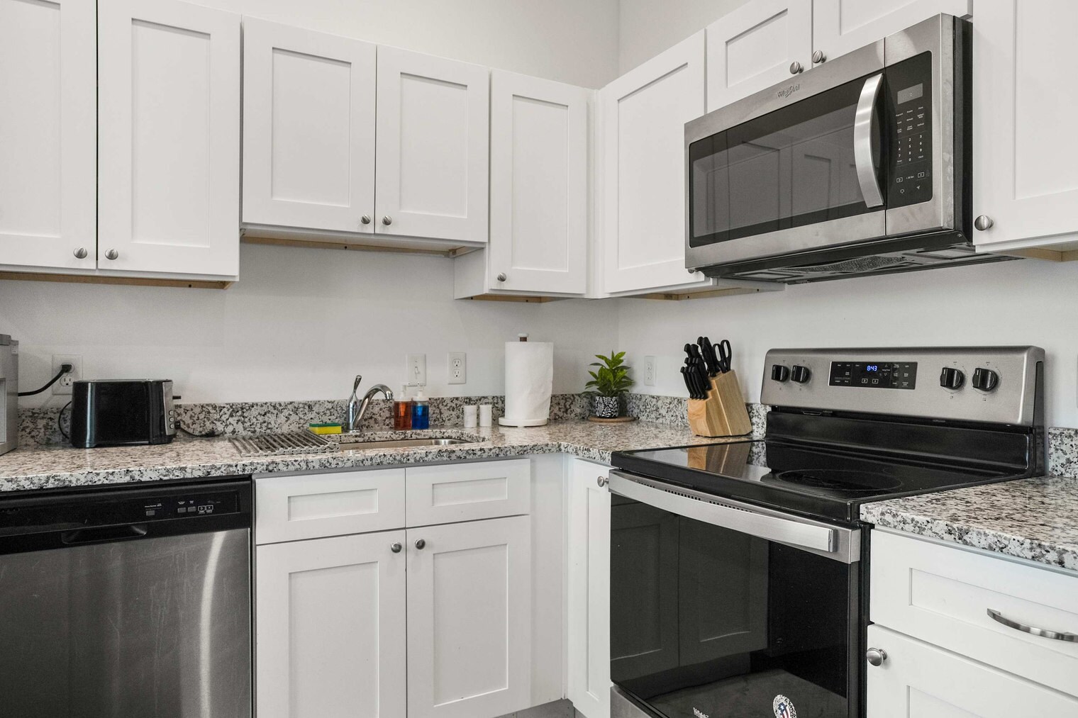 Building Photo - 209 9th St