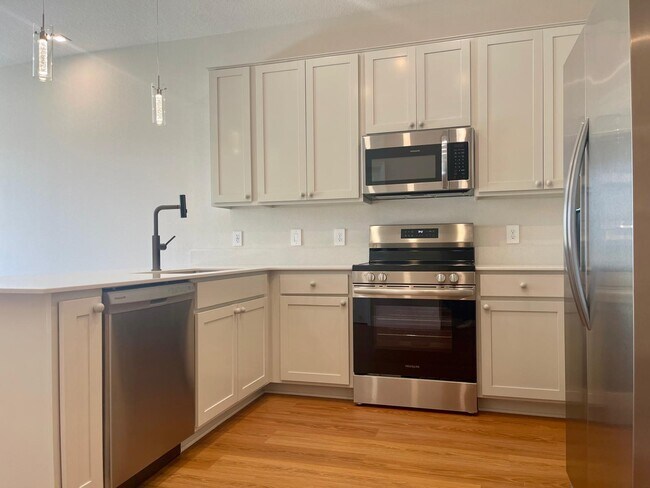 Building Photo - 6159 Park Promenade Way