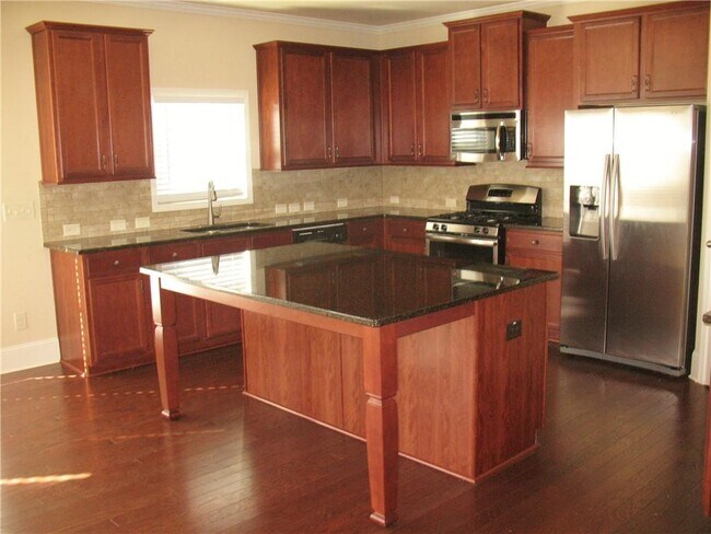 Building Photo - 6450 Pine Bluff Dr