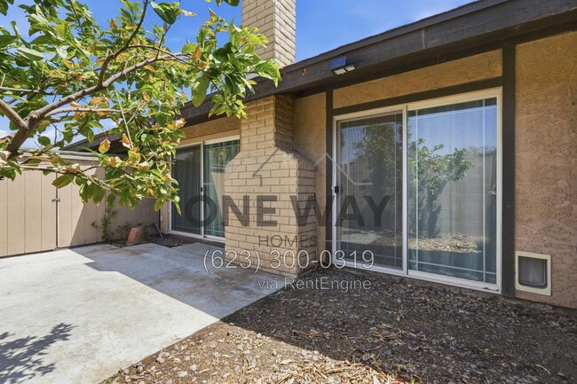 Building Photo - 1660 W Village Way