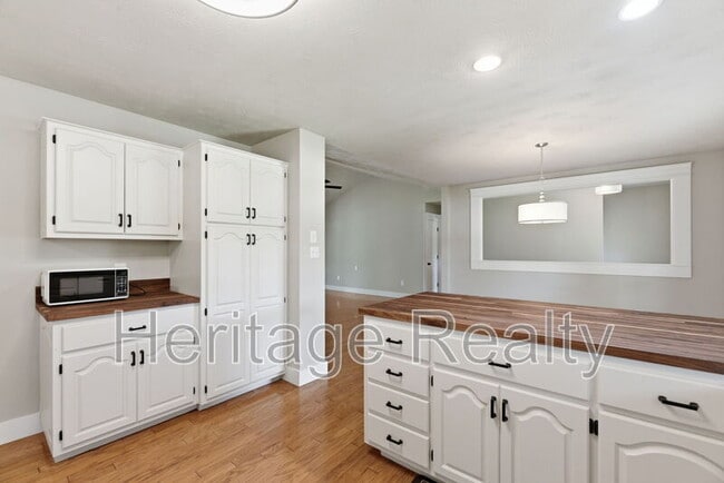 Building Photo - 2707 Lady Bug Ln