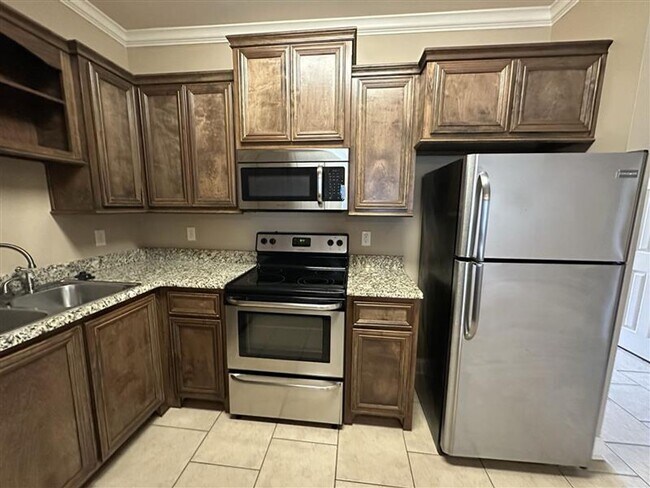 Building Photo - 4014 Mobley Cir