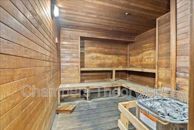 Building Photo - 1530 Key Blvd