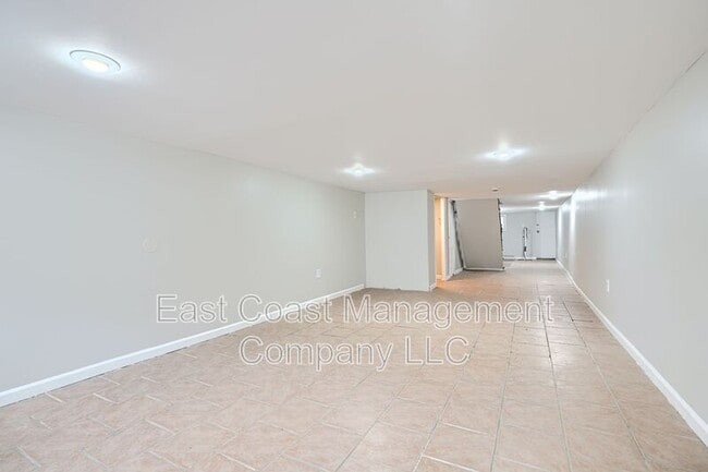 Building Photo - 2204 Ruskin Ave