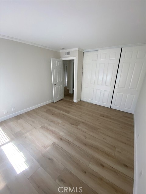 Building Photo - 2323 Eastbluff Dr