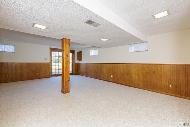 Building Photo - 77 Atwater Dr