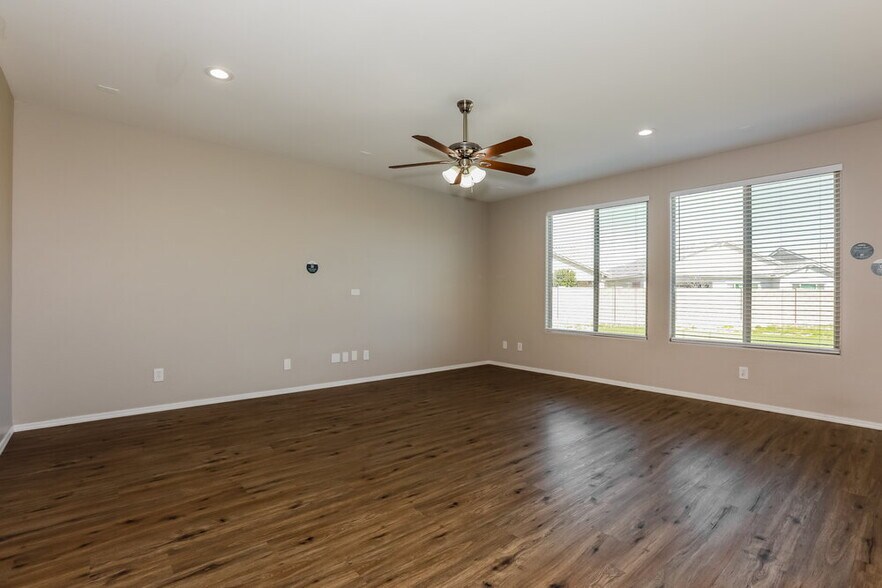 Building Photo - 21004 E Cherrywood Dr