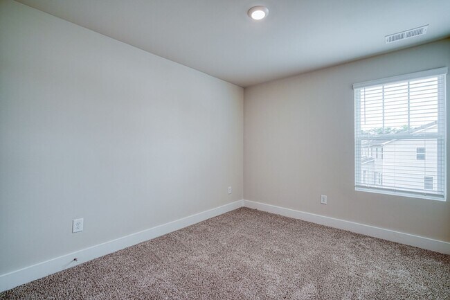 Building Photo - 691 Millwright Wy