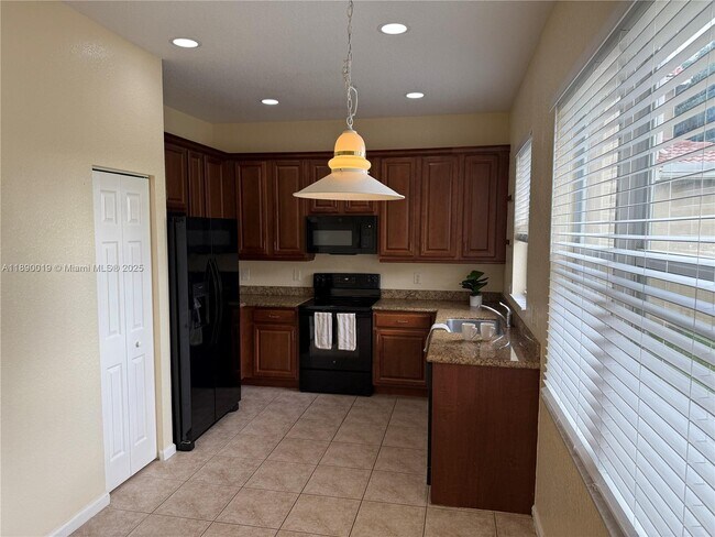 Building Photo - 7828 Parsons Pine Dr