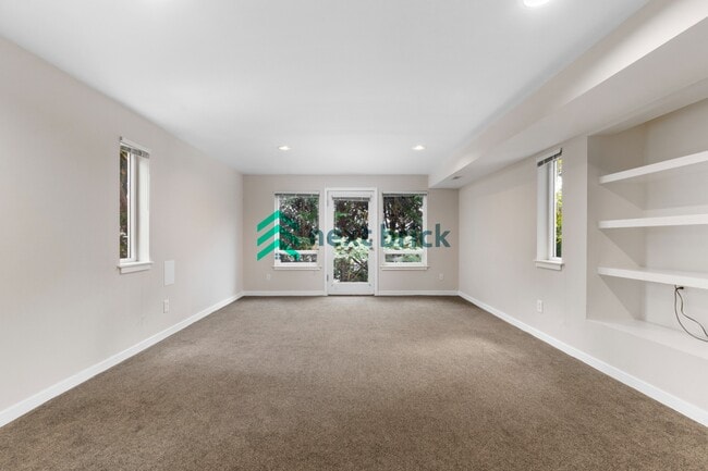 Building Photo - 3 BED & 3 BATH SINGLE FAMILY HOUSE FOR RENT