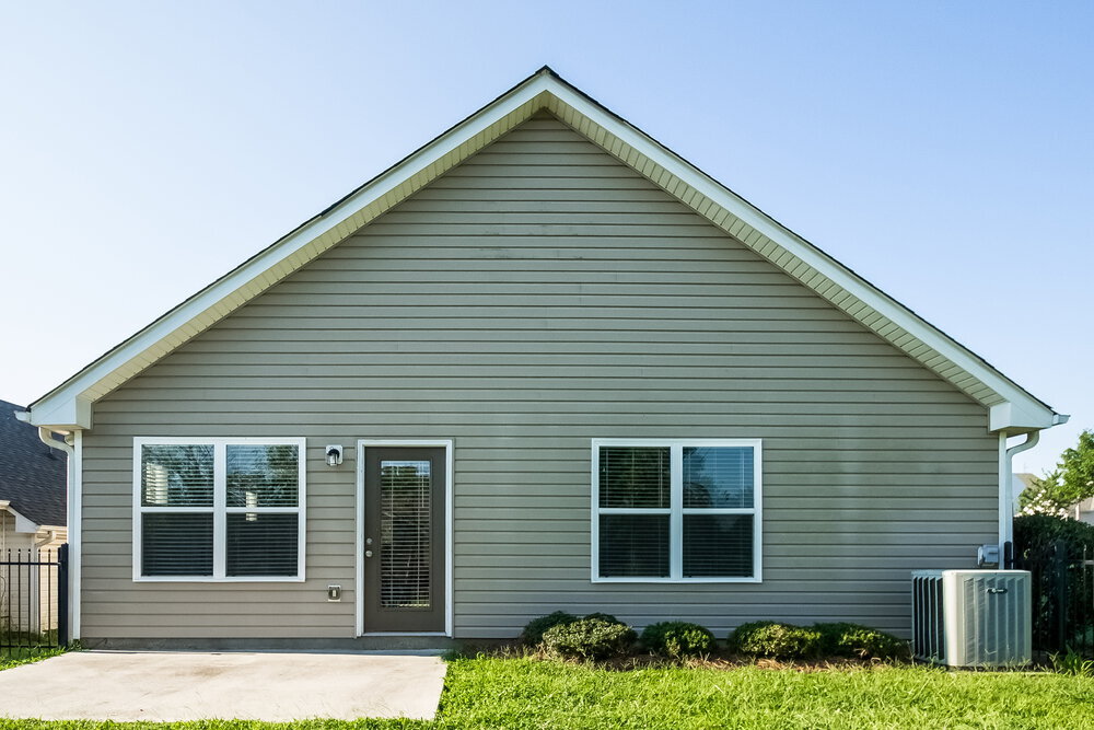 Building Photo - 42 Oakbrook Dr