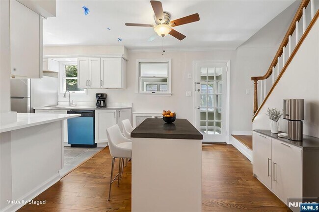 Building Photo - 35-10 Ferry Heights