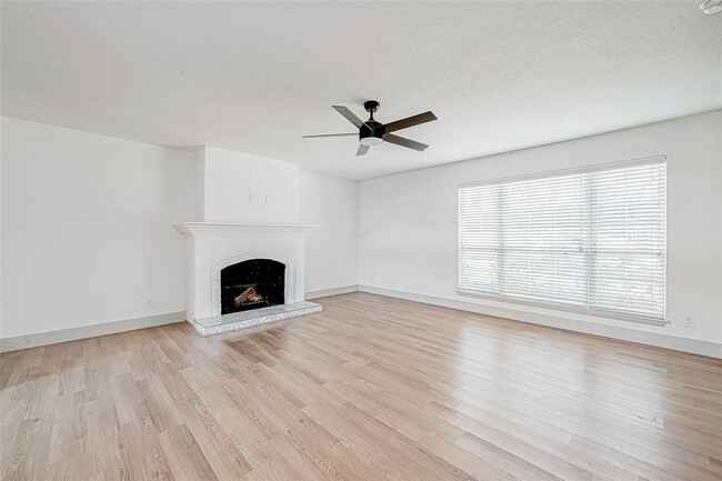 Building Photo - 4040 San Felipe St