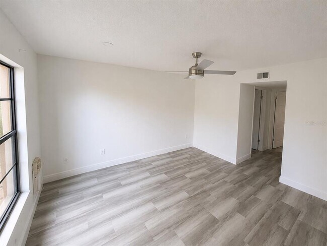 Building Photo - 4965 Puritan Cir