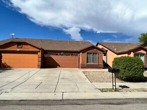 Building Photo - Two Bedroom Home
