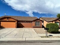 Building Photo - Two Bedroom Home