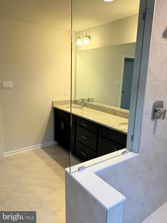 Building Photo - 461 Hanson St