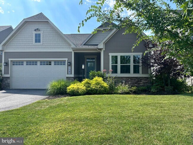 Building Photo - 7045 Eaglehead Dr