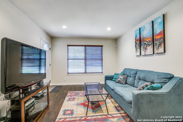 Building Photo - 411 Dresden Dr