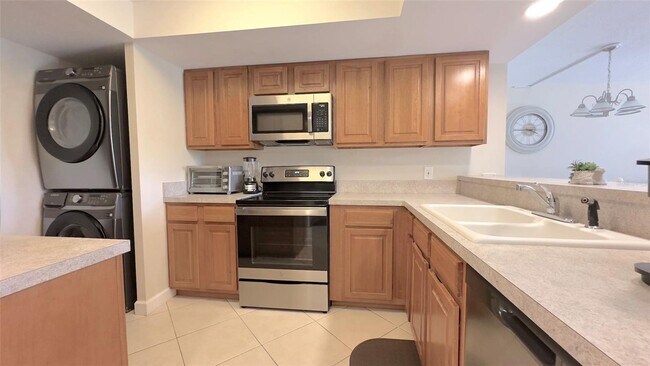 Building Photo - Paradise at Emerald Pointe in Punta Gorda