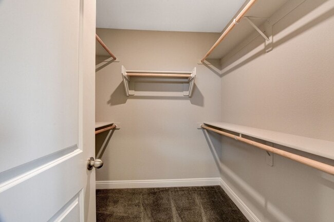 Building Photo - Stylish 3-Bedroom Home with Upgraded Kitch...
