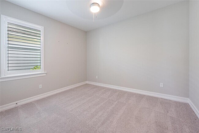 Building Photo - 388 Grace Bay Ln
