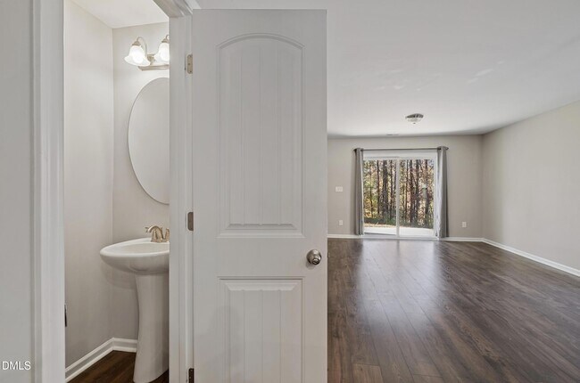 Building Photo - 129 Longleaf Pine St