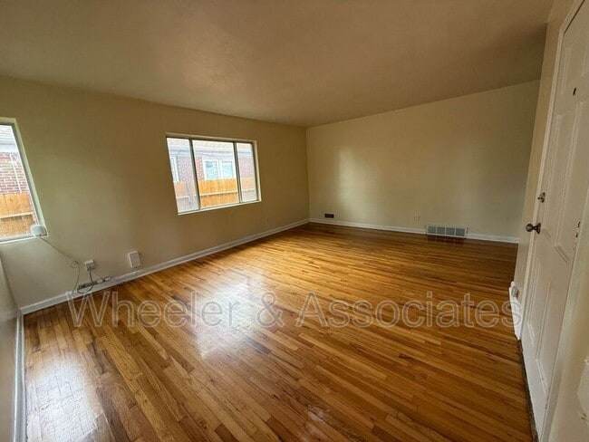 Building Photo - 1575 S 800 E