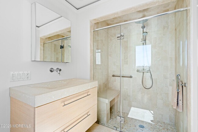 Building Photo - 7 Circle Dr