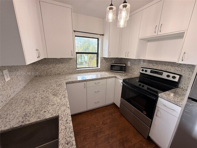 Building Photo - 3961 NW 87th Ave