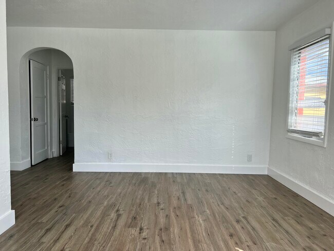 Building Photo - 1739 Moffett St
