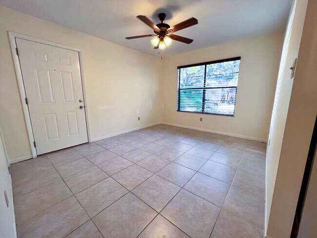 Building Photo - 2BR/1BA Flat in Marchwood - Available Nove...