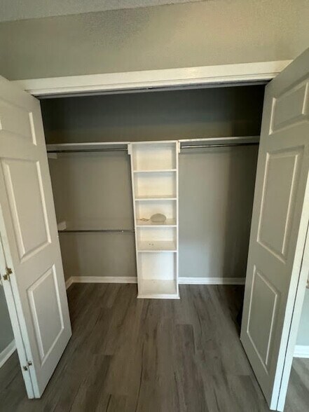 Building Photo - 5624 Ahoni St