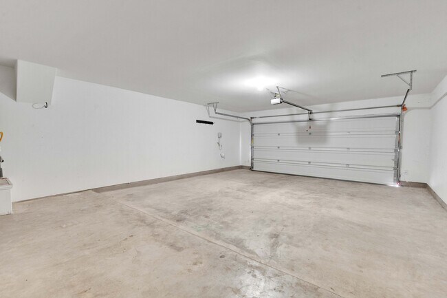 Building Photo - 175 Short Leaf Dr