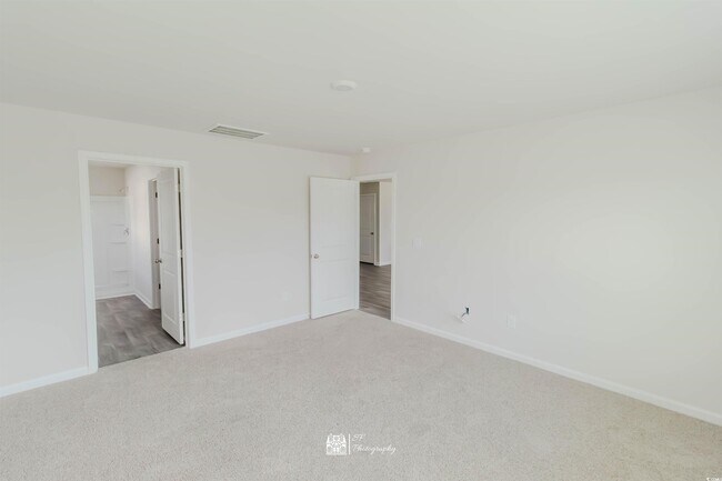 Building Photo - 286 Jeff Waters Cir