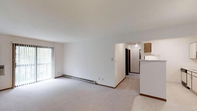 Building Photo - Lower 2 Bedroom 2 Bathroom Apartment Available