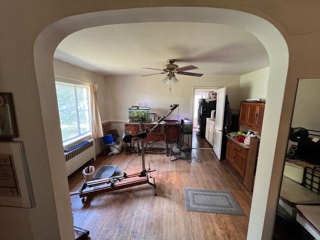 Building Photo - Adorable 2bdrm/1bth Ranch Style Home Conve...
