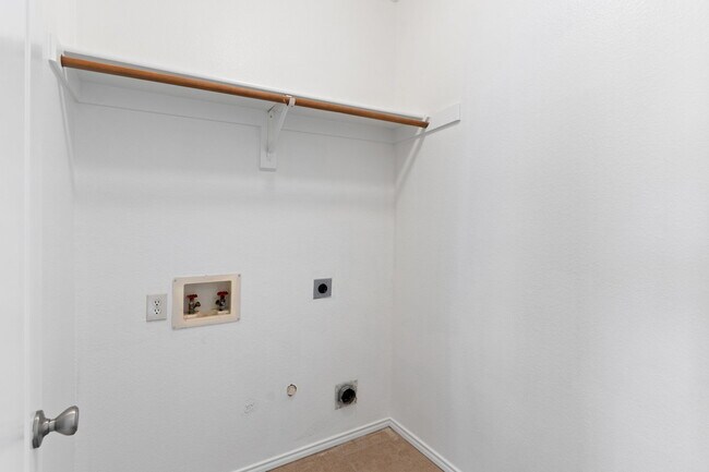 Building Photo - 2802 Briarbrook Ln