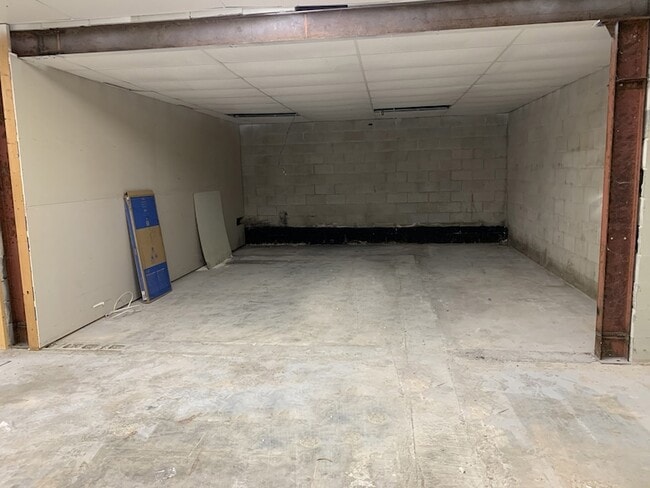 Building Photo - 1213 W Gaines St