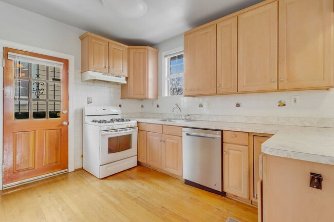 Building Photo - Brookland Corner Lot