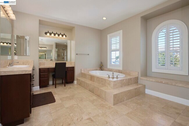 Building Photo - 3272 Ashbourne Cir