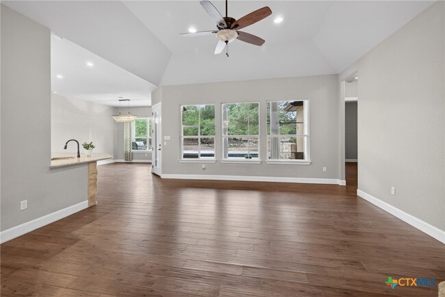 Building Photo - 219 Winding View