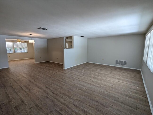 Building Photo - 11230 Kapok Ave