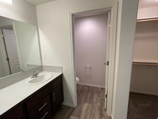 Master Bedroom - 4245 Cove West Dr
